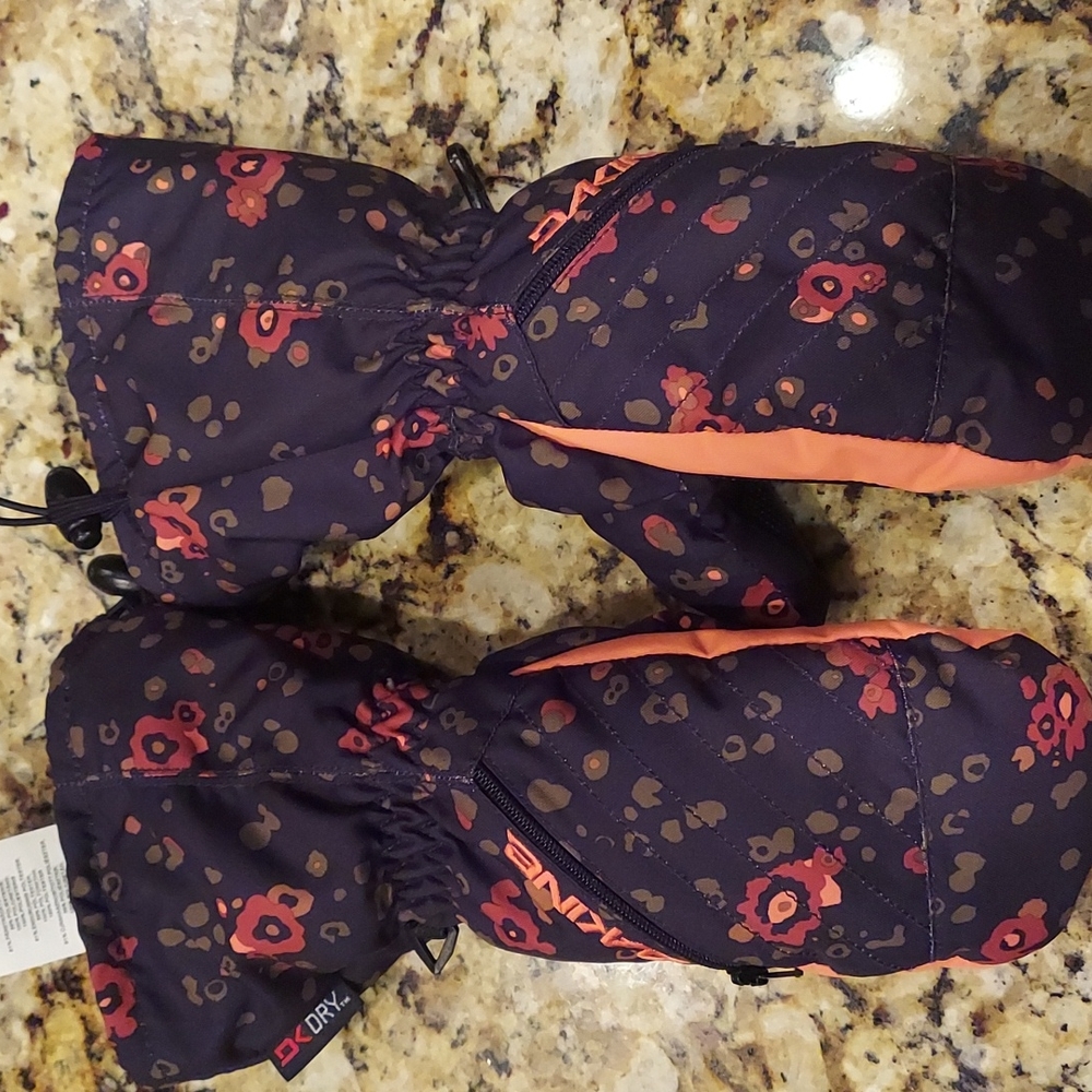 Dakine kids snow mittens